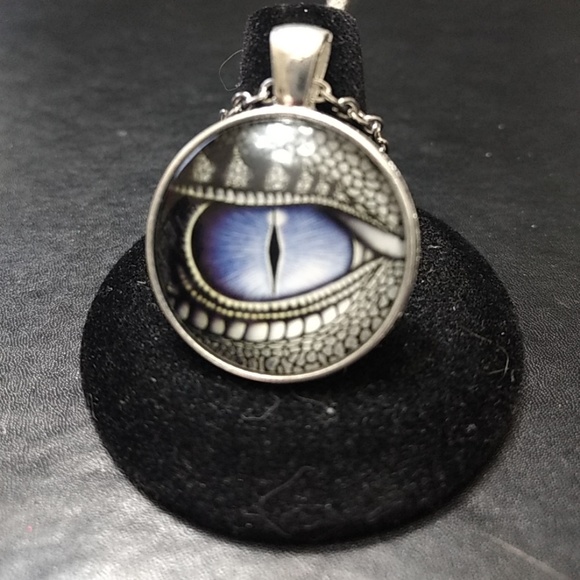 Silver tone & glass dragon's eye necklace - Picture 7 of 7